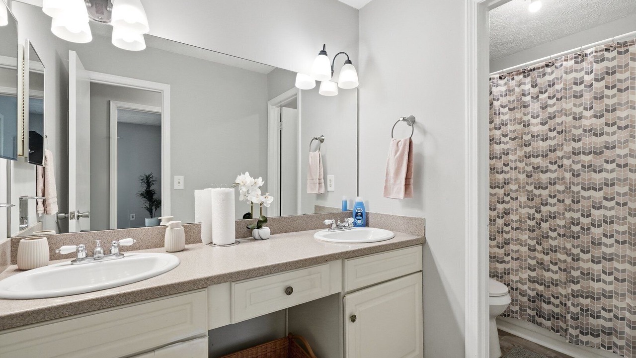 Photo of Bathroom in Addison Heights