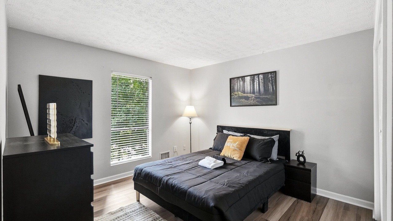 Photo of Bedroom in Addison Heights