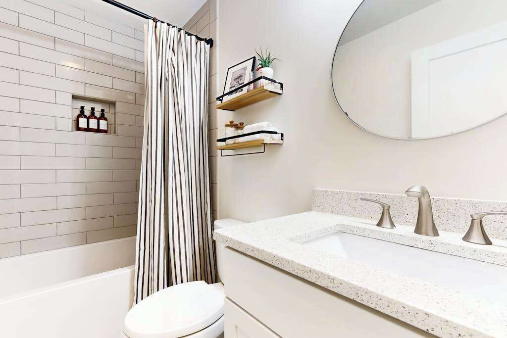 Photo of Bathroom in Loring Heights
