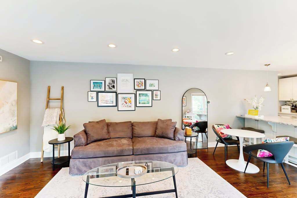 Photo of Livingroom in Loring Heights