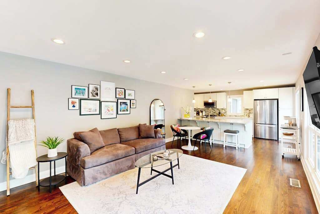 Photo of Livingroom in Loring Heights