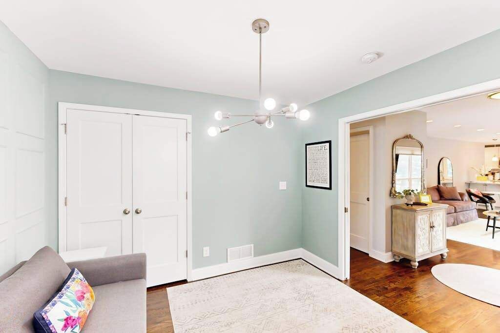 Photo of Livingroom in Loring Heights