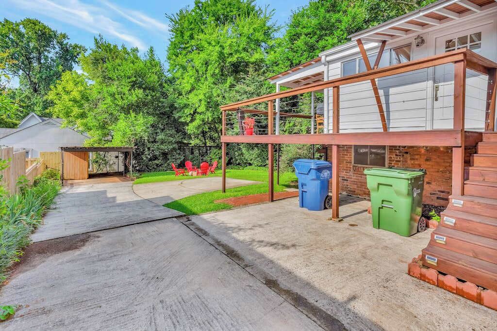 Photo of Outdoor in Loring Heights