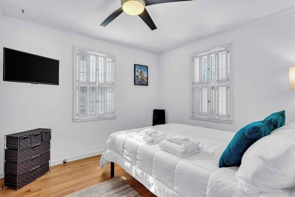 Photo of Bedroom in Loring Heights