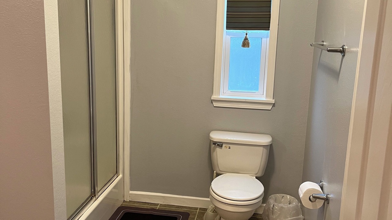 Photo of Bathroom in Kodak
