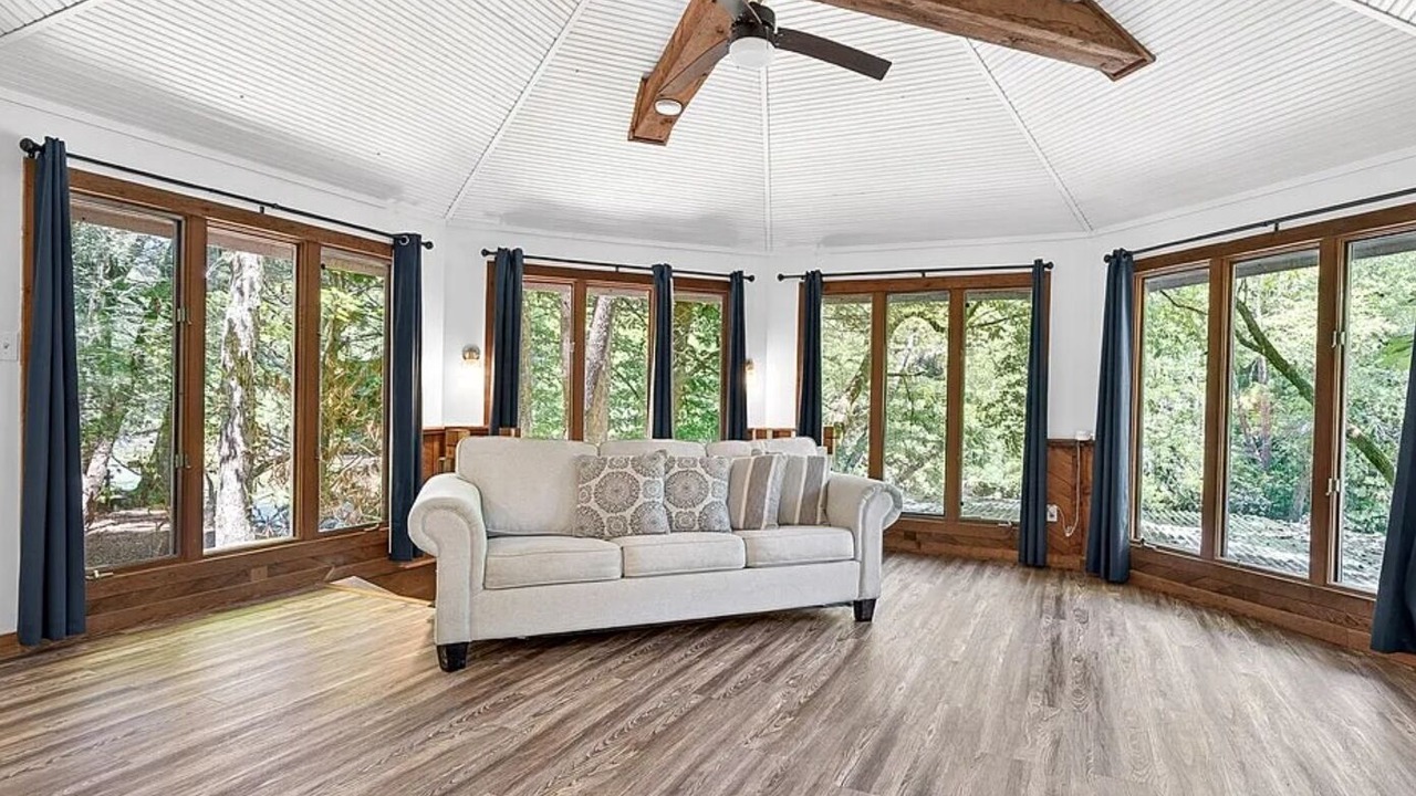 Photo of Livingroom in Ellijay