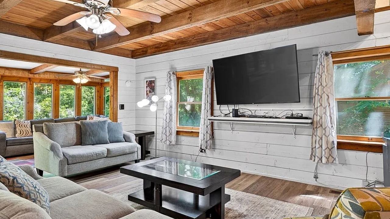 Photo of Livingroom in Ellijay