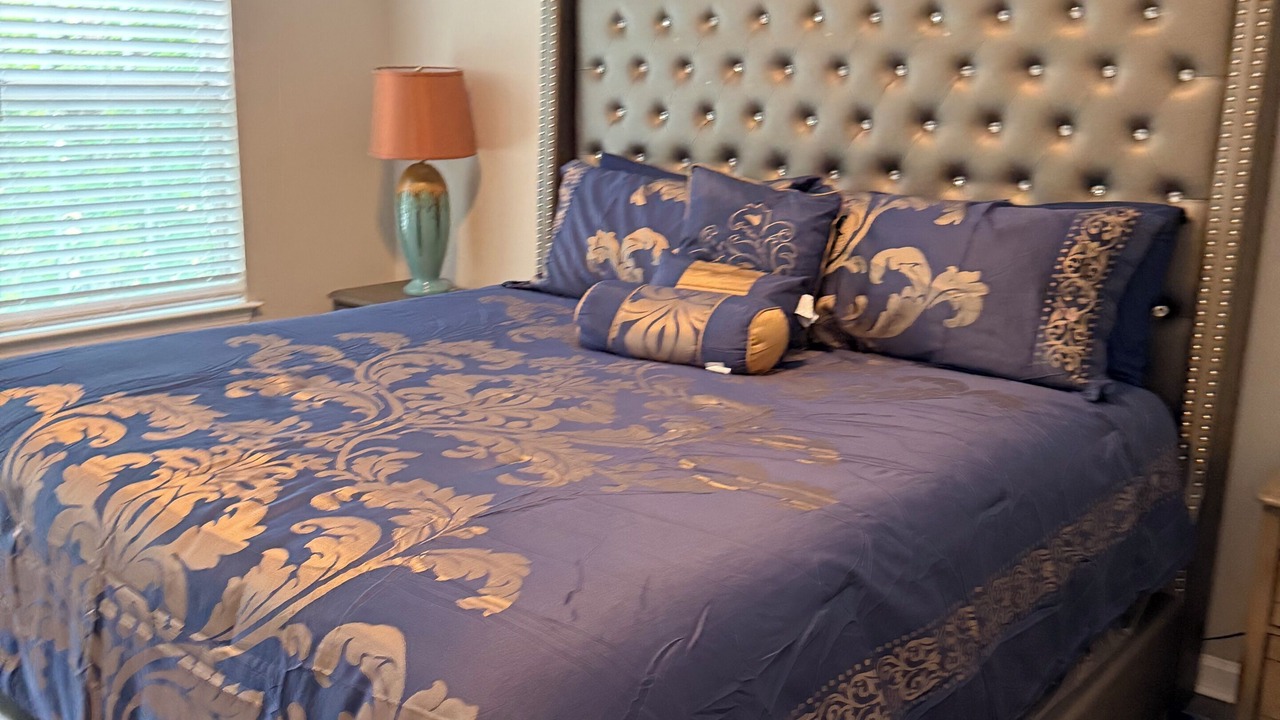 Photo of Bedroom in Riverdale