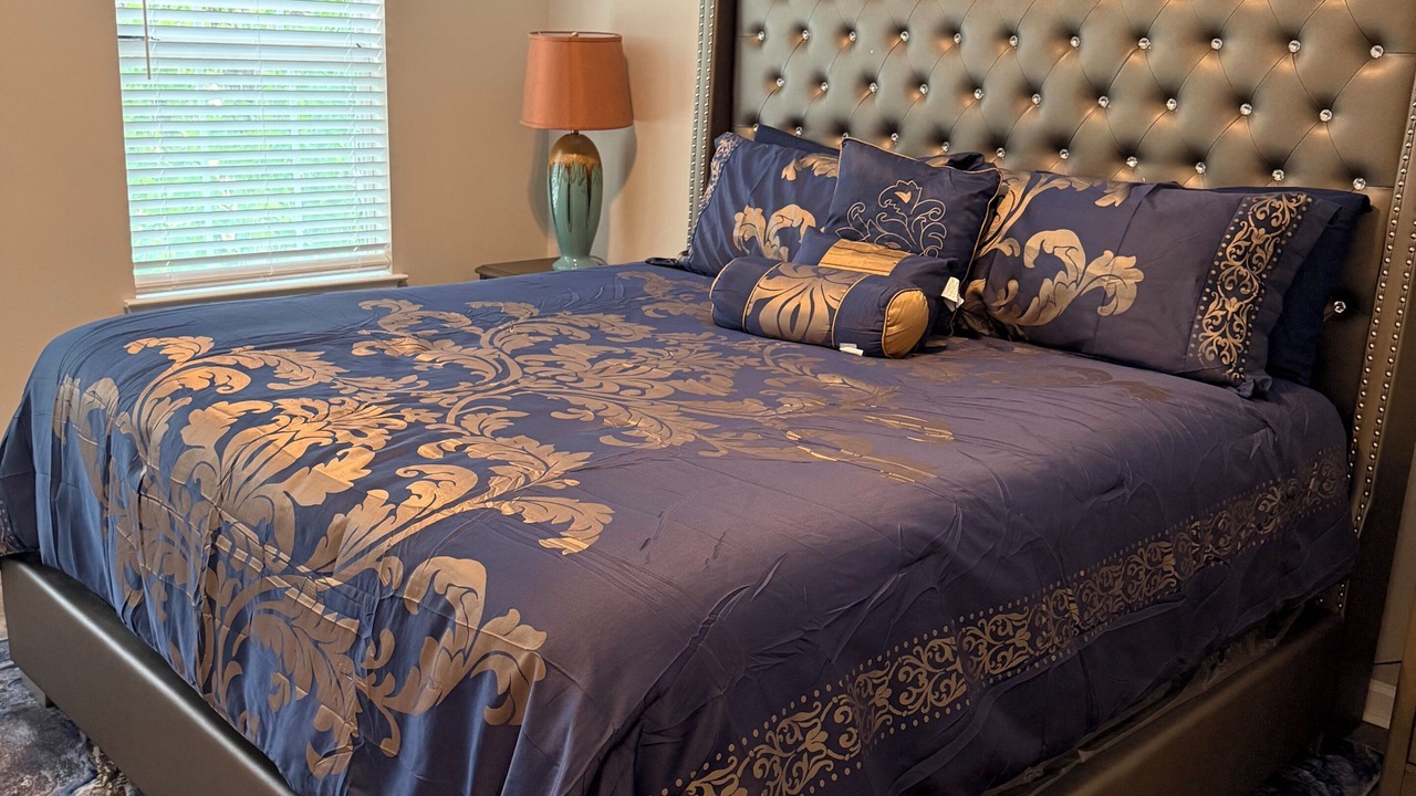 Photo of Bedroom in Riverdale