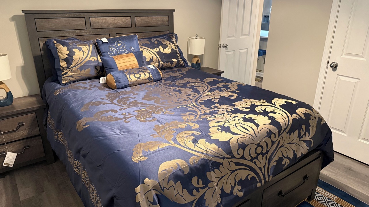 Photo of Bedroom in Riverdale