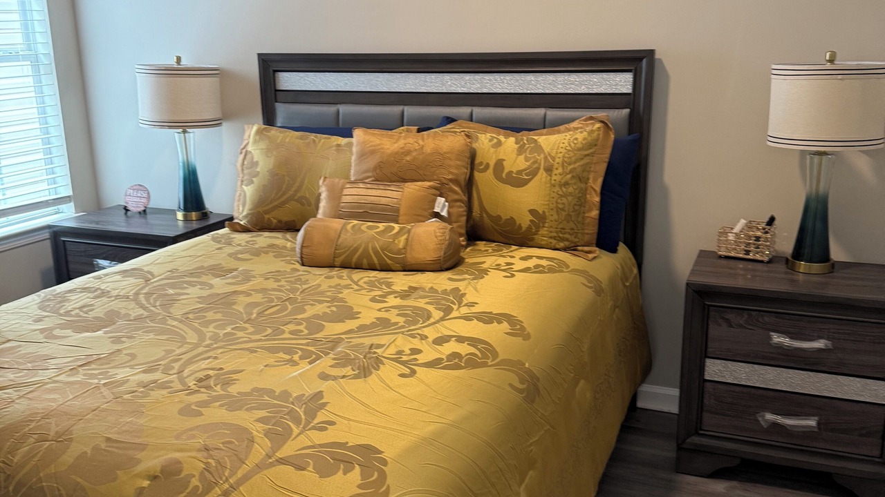 Photo of Bedroom in Riverdale