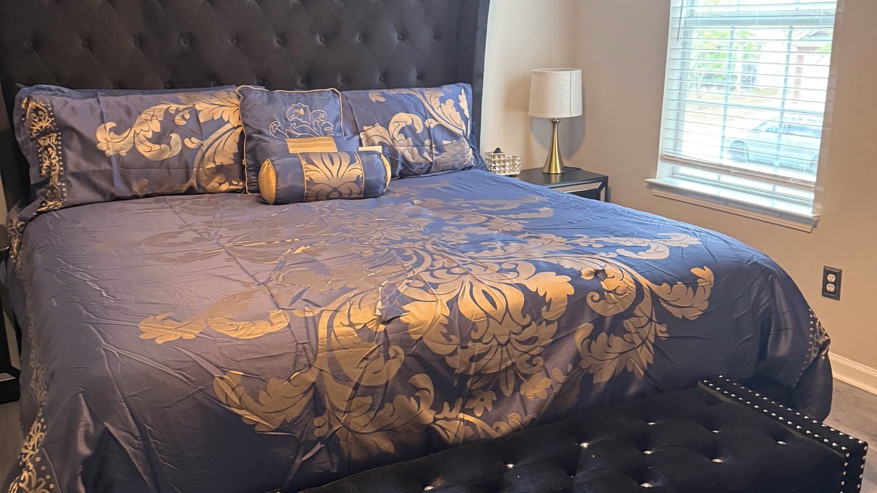 Photo of Bedroom in Riverdale