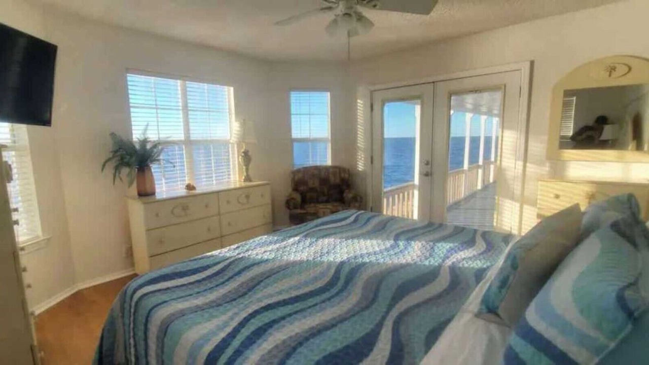 Photo of Bedroom in Gulf Shores