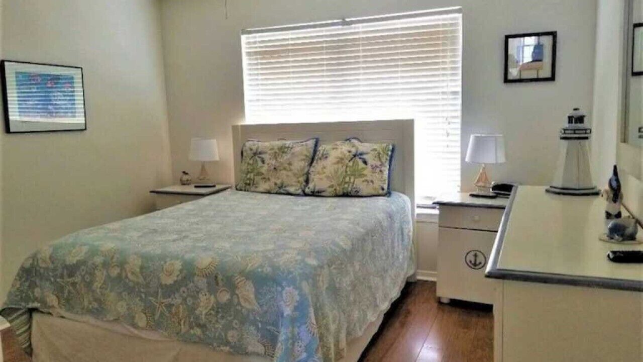 Photo of Bedroom in Gulf Shores