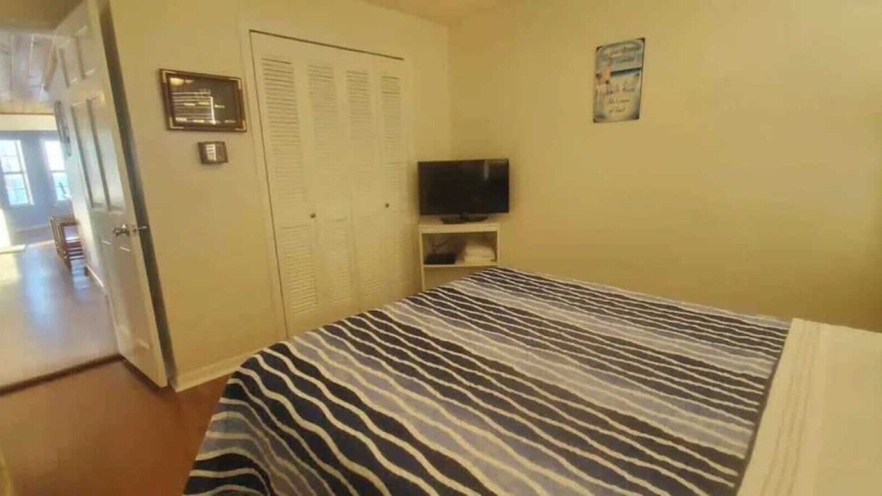 Photo of Bedroom in Gulf Shores
