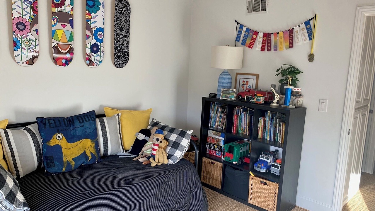Photo of Livingroom in East Bluff