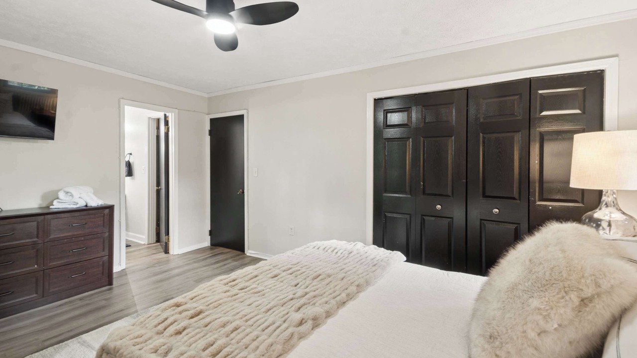 Photo of Bedroom in Riverdale
