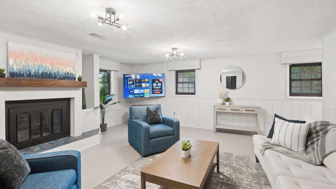 Photo of Livingroom in Riverdale