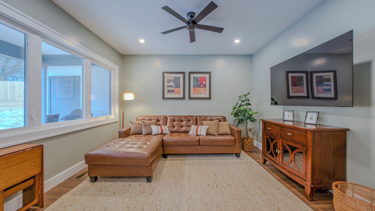 Photo of Livingroom in Asheville