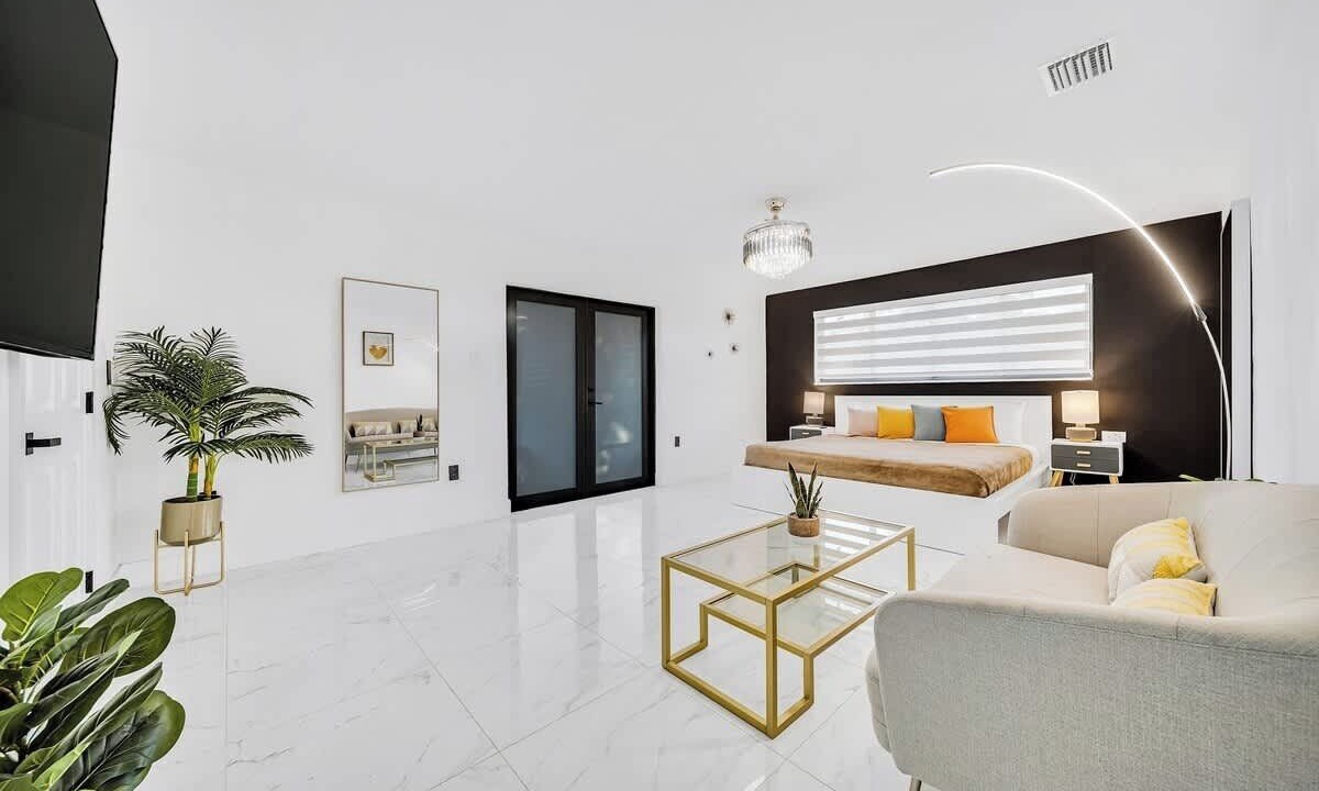 Photo of Bedroom in Golden Glades