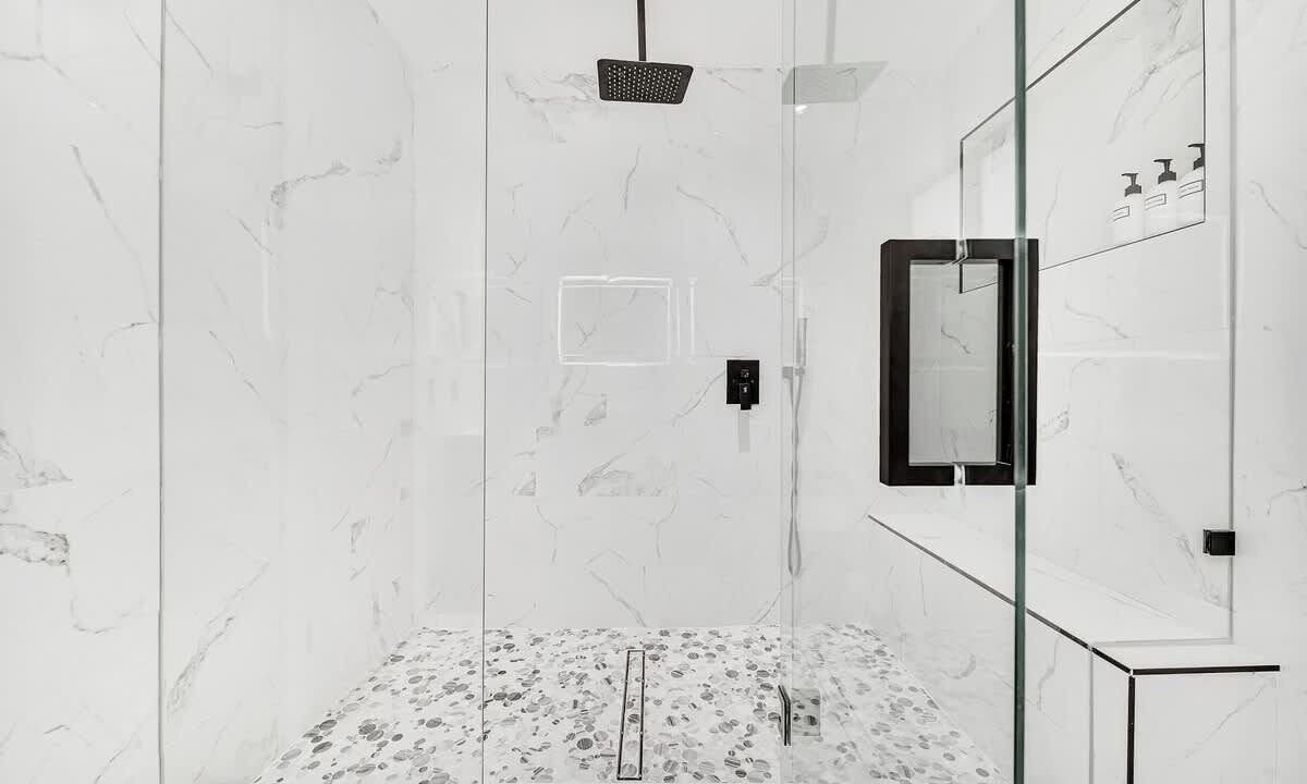 Photo of Bathroom in Golden Glades