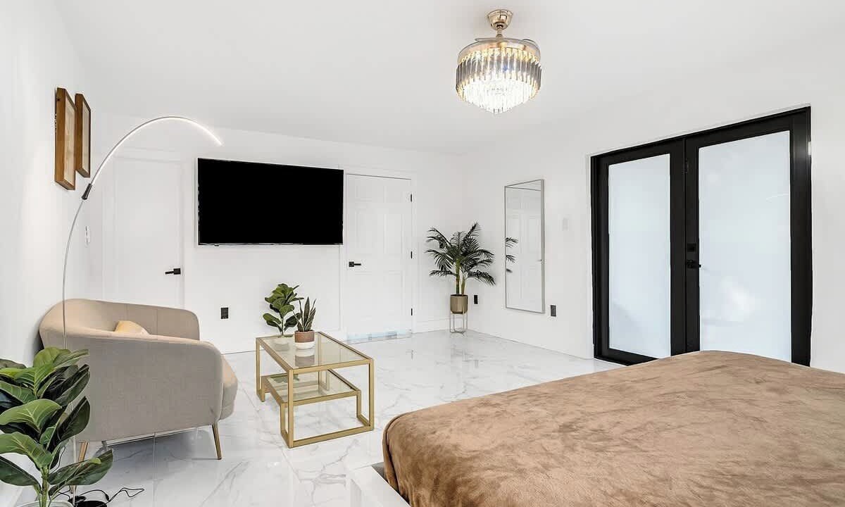 Photo of Bedroom in Golden Glades