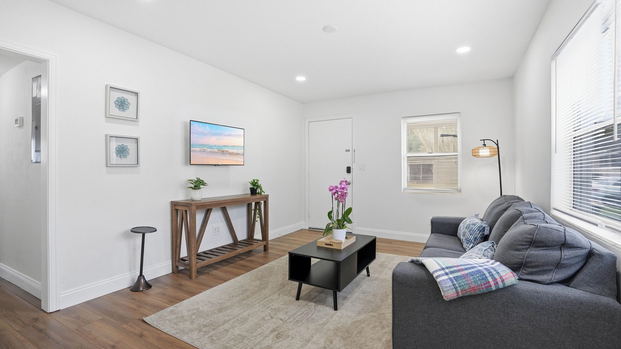 Photo of Livingroom in East Arlington