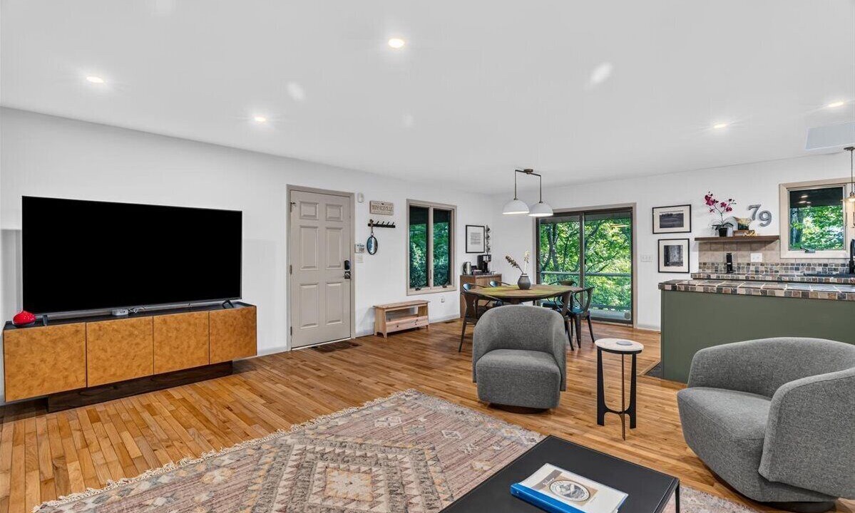 Photo of Livingroom in Waynesville