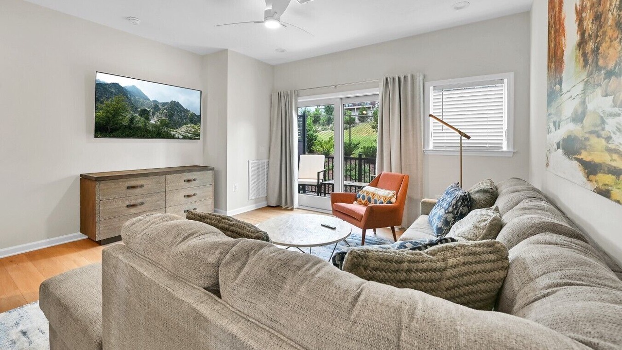 Photo of Livingroom in Asheville