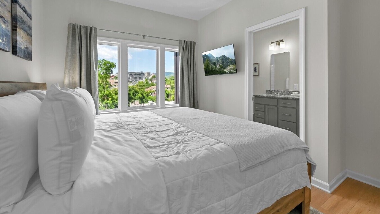 Photo of Bedroom in Asheville