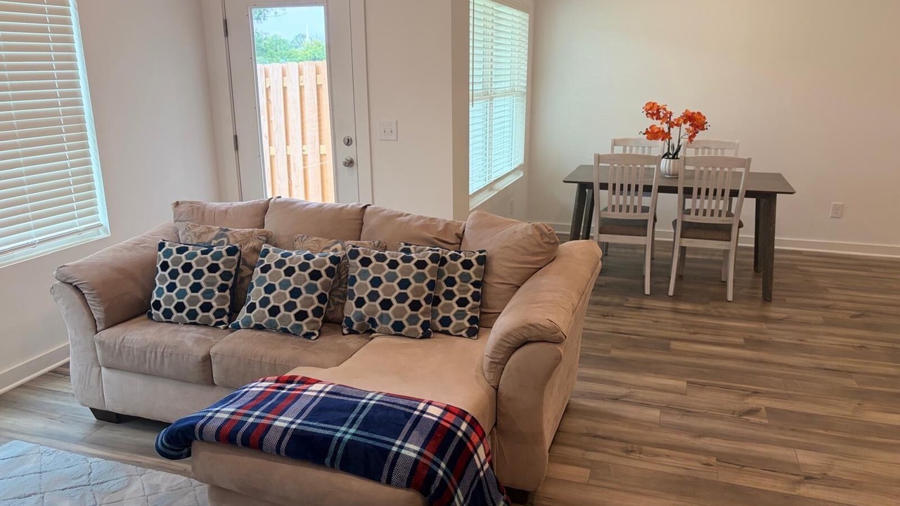 Photo of Livingroom in Morrow
