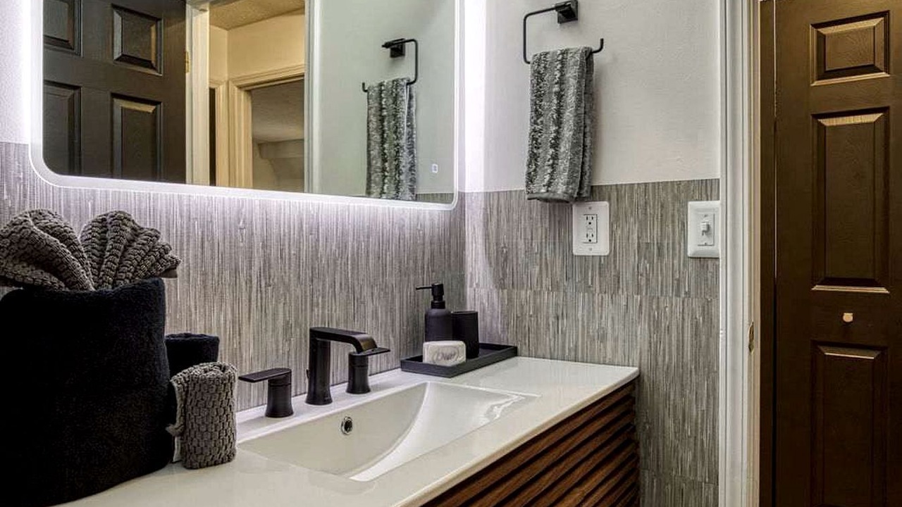 Photo of Bathroom in Kodak