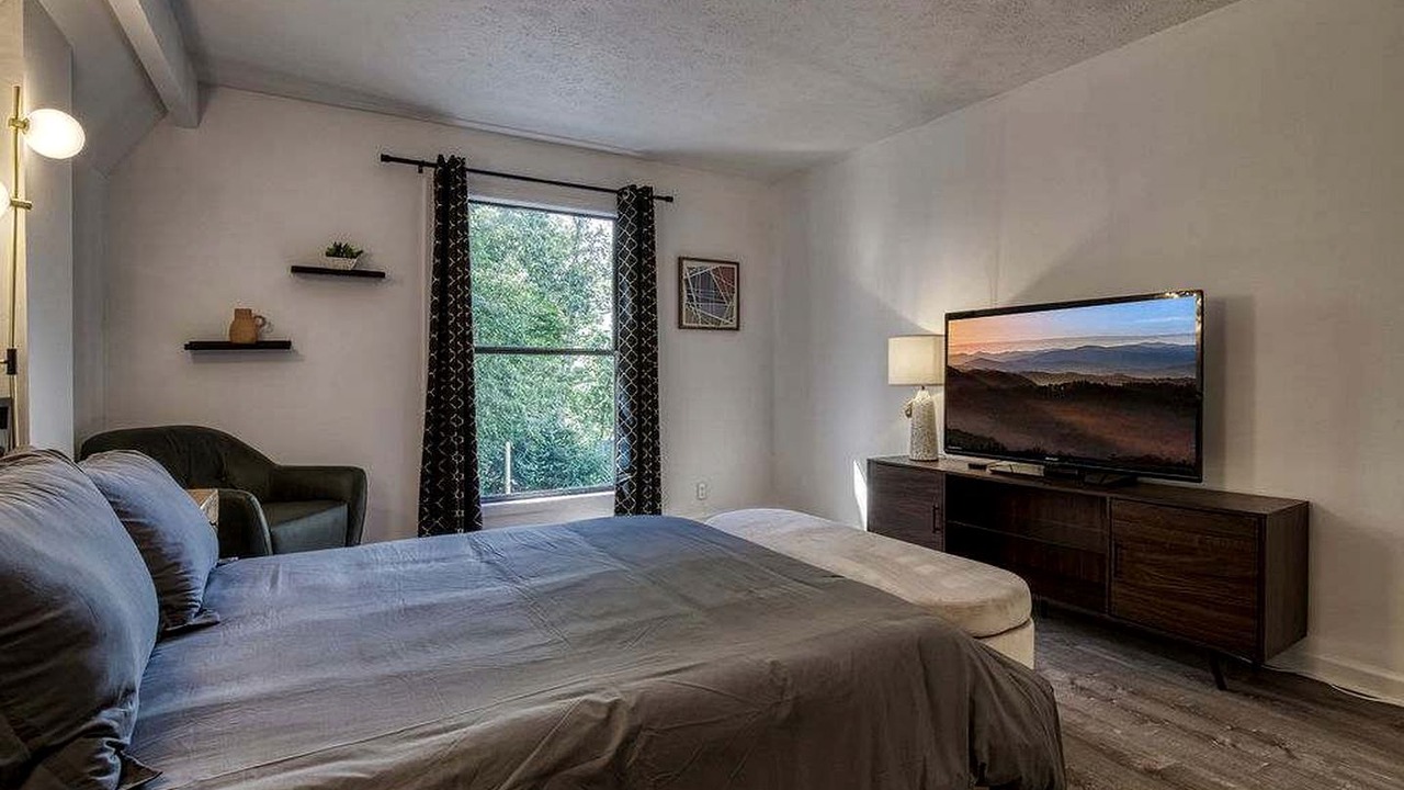 Photo of Bedroom in Kodak