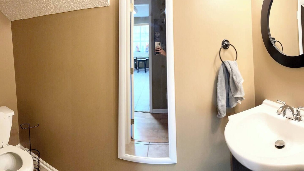 Photo of Bathroom in Huntcliff