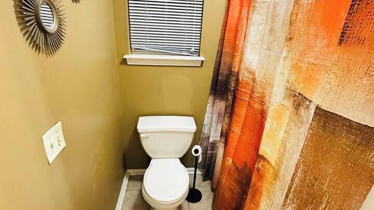 Photo of Bathroom in Huntcliff