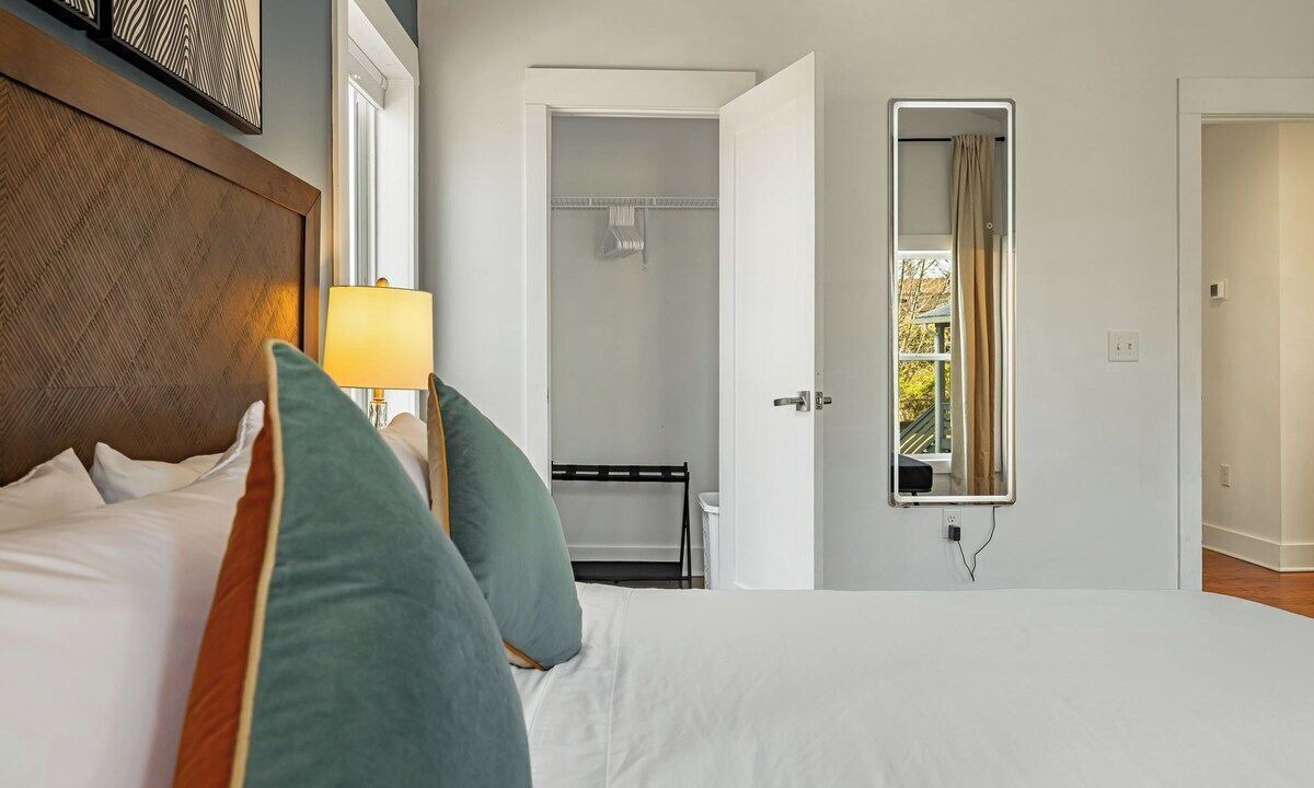 Photo of Bedroom in Woodfin