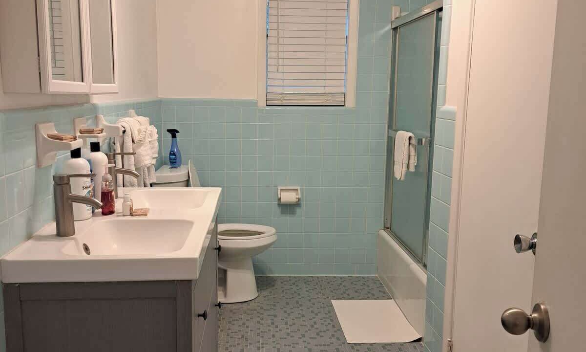 Photo of Bathroom in Dock Junction