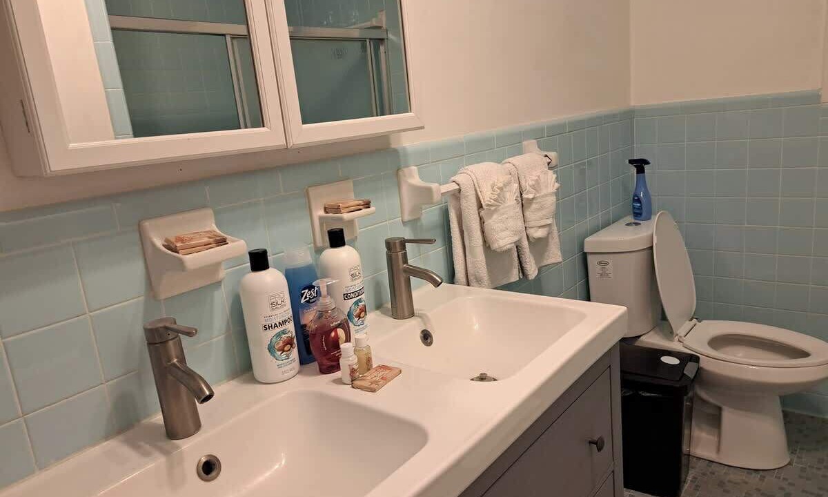 Photo of Bathroom in Dock Junction