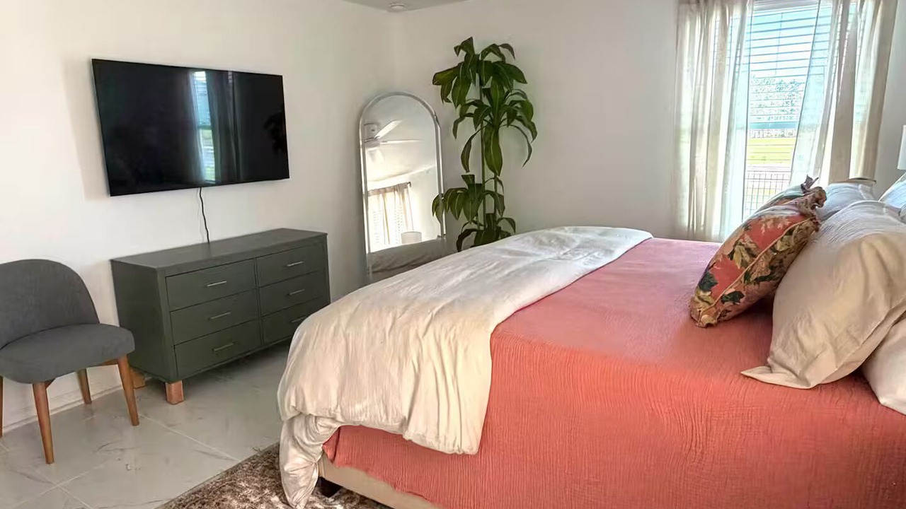 Photo of Bedroom in Westside