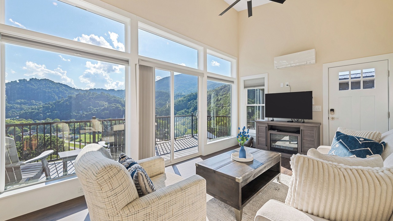 Photo of Livingroom in Waynesville