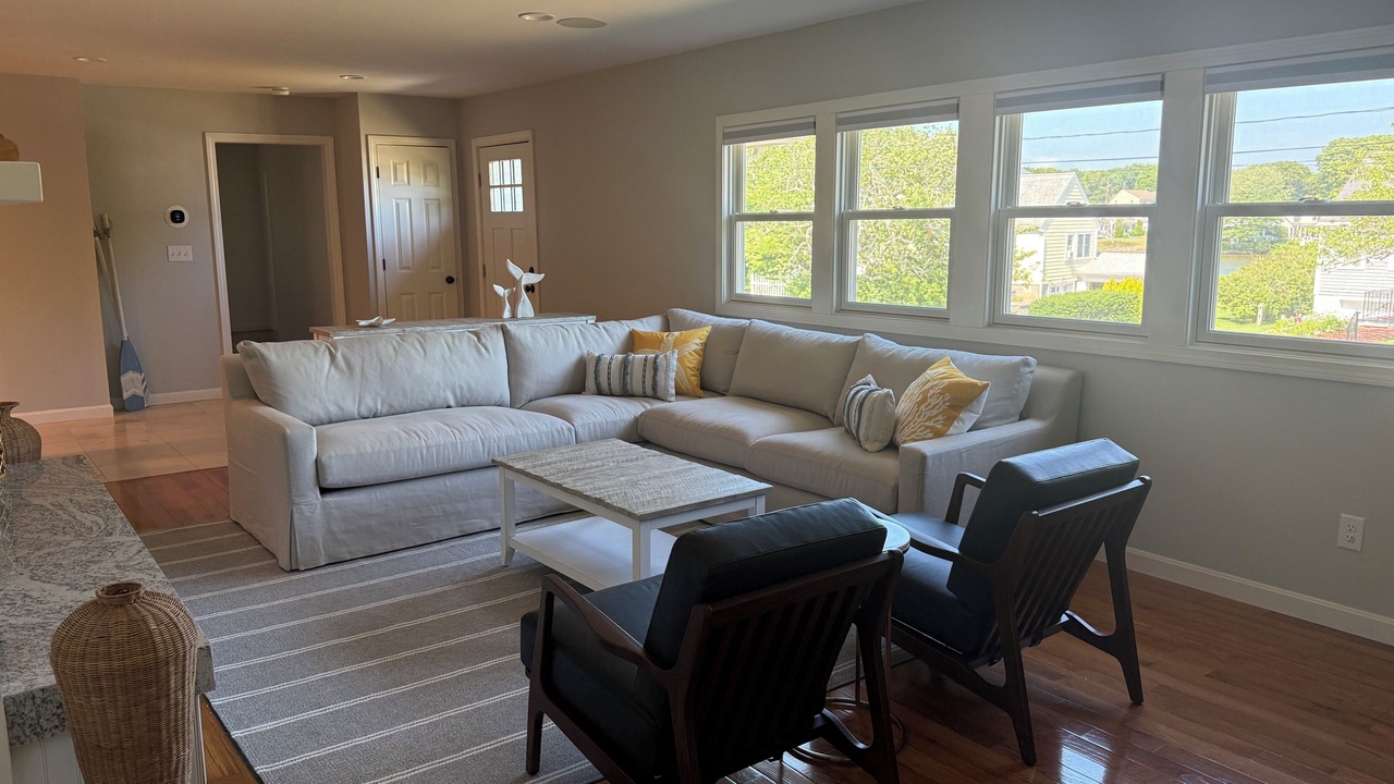 Photo of Livingroom in Falmouth Heights