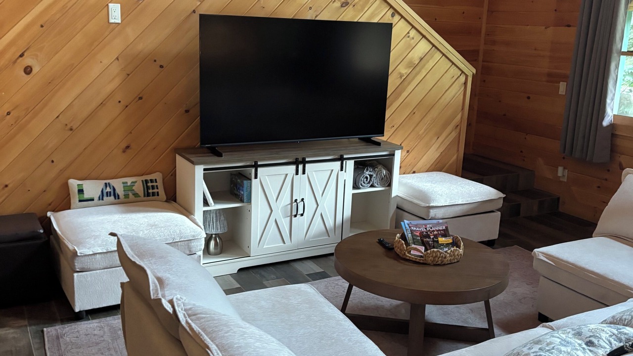 Photo of Livingroom in Adirondack