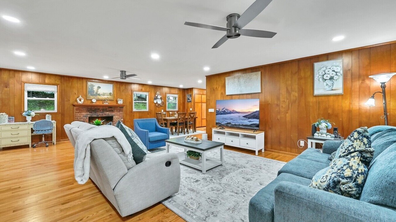 Photo of Livingroom in Waynesville