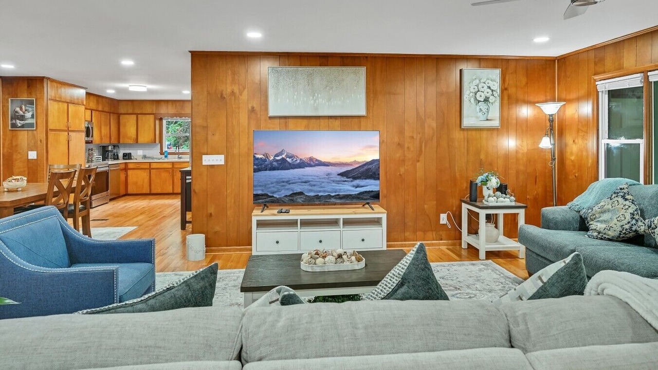 Photo of Livingroom in Waynesville