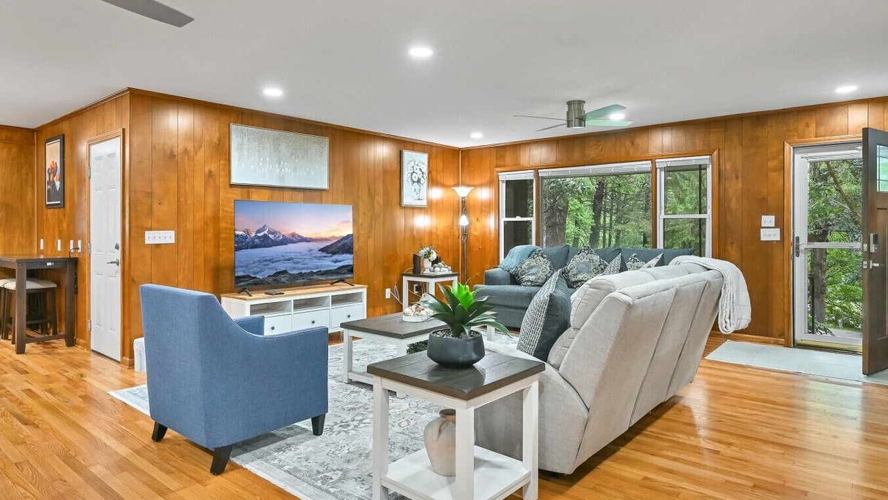 Photo of Livingroom in Waynesville