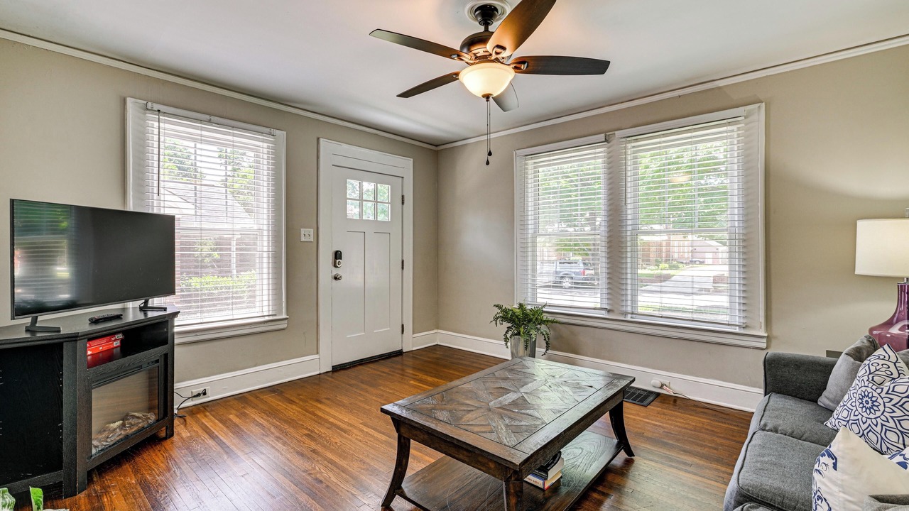 Photo of Livingroom in Wesley Heights