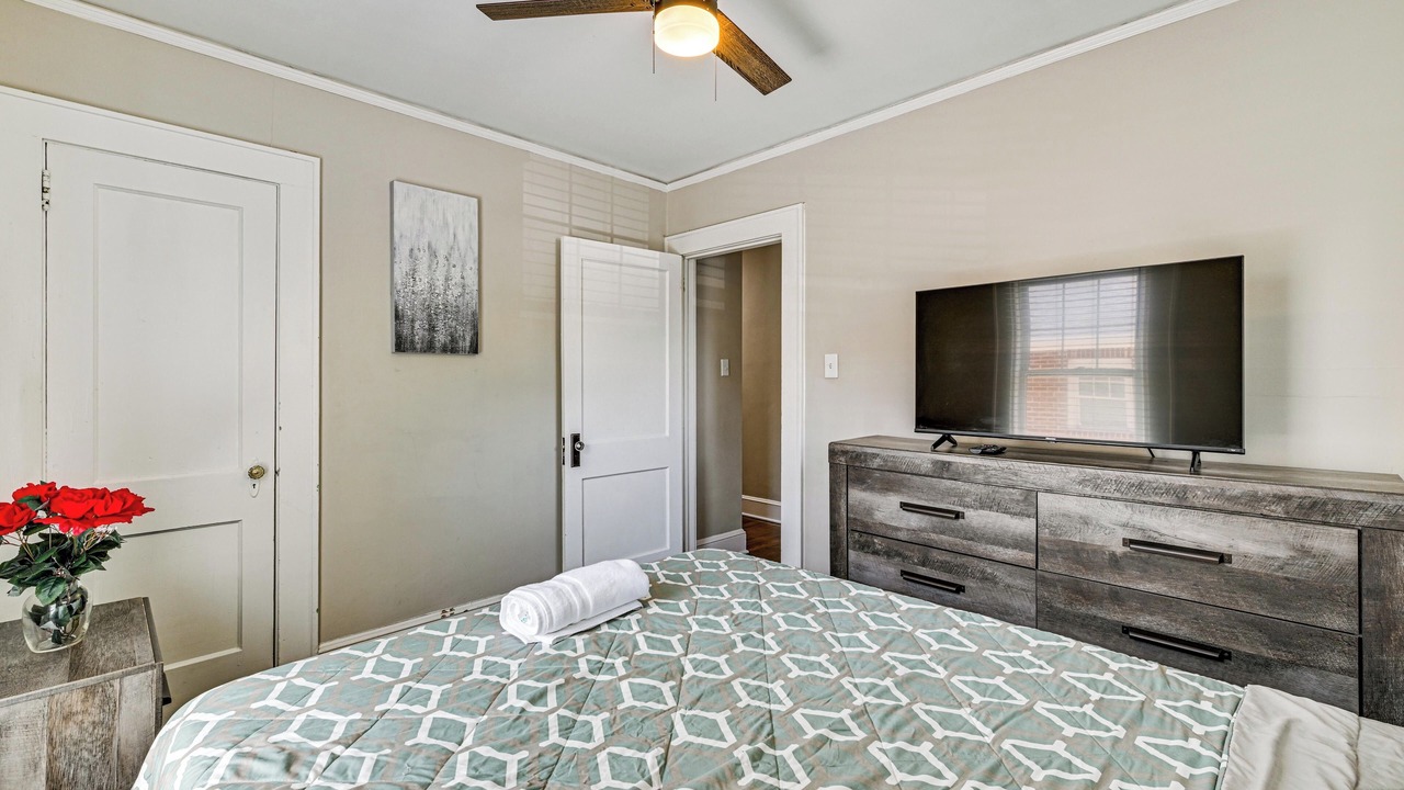 Photo of Bedroom in Wesley Heights