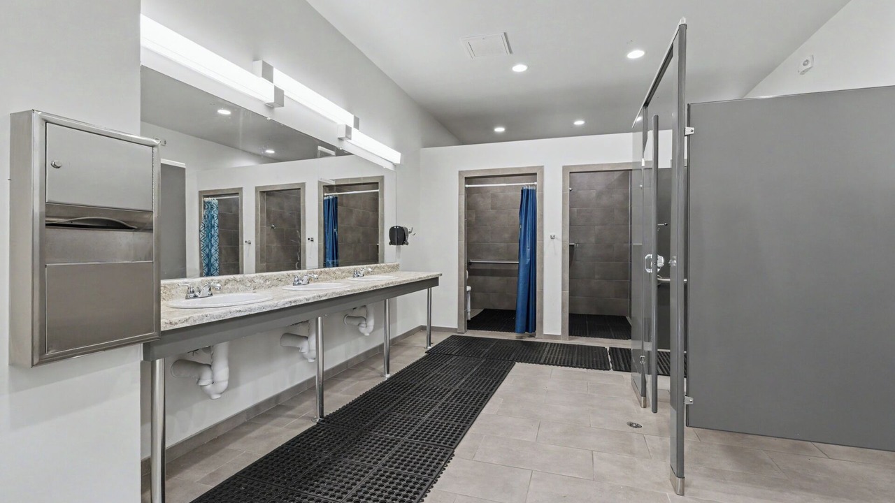 Photo of Bathroom in Oak