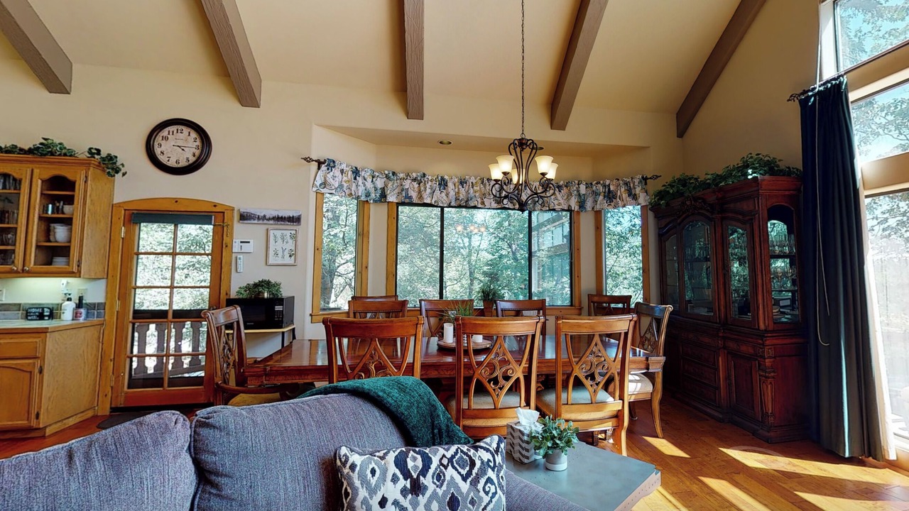Photo of Livingroom in Cedar Glen