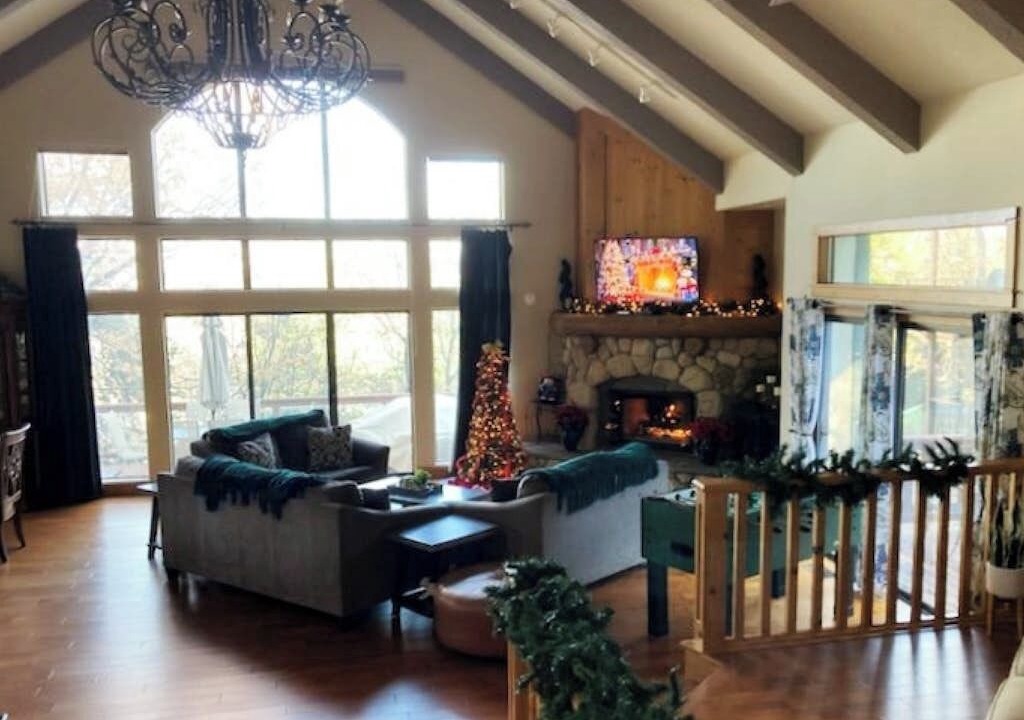 Photo of Livingroom in Cedar Glen